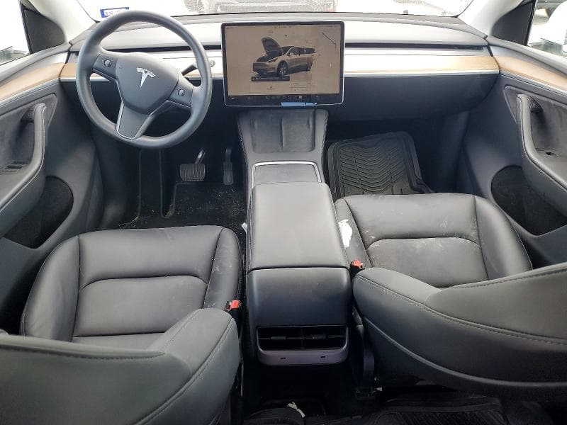 2024 TESLA MODEL Y 8
