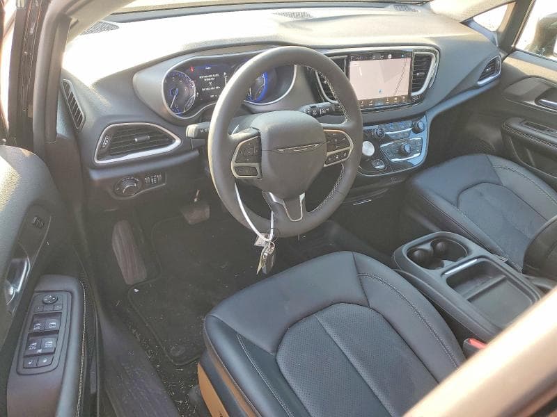 2027 CHRYSLER PACIFICA SELECT 8