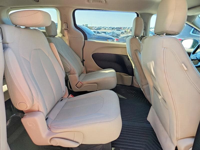 2017 CHRYSLER PACIFICA TOURING 11