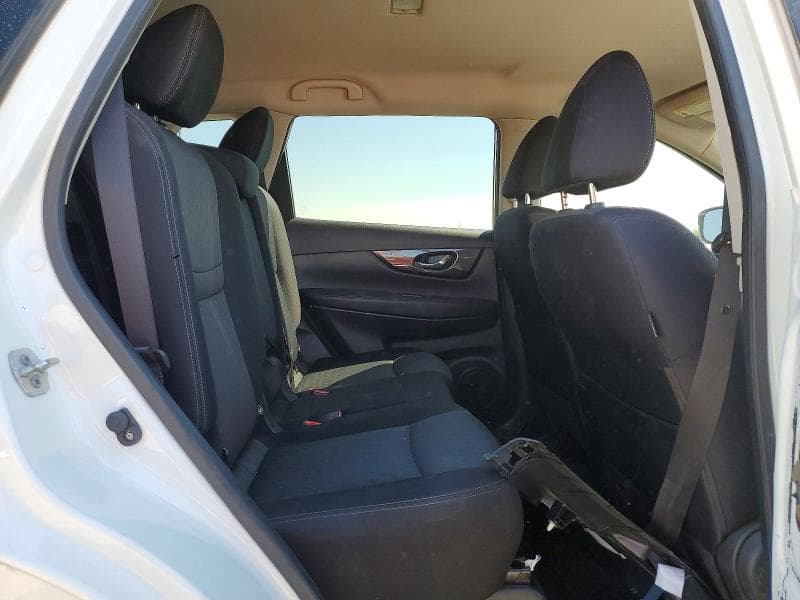 2018 NISSAN ROGUE S 11