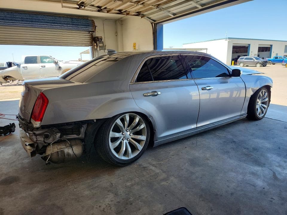 2018 CHRYSLER 300 LIMITED 3