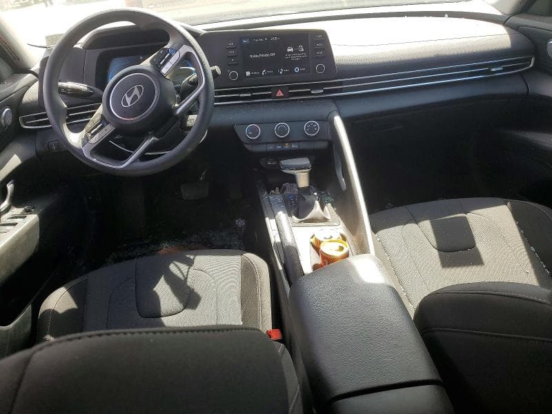 2025 HYUNDAI ELANTRA SE 8