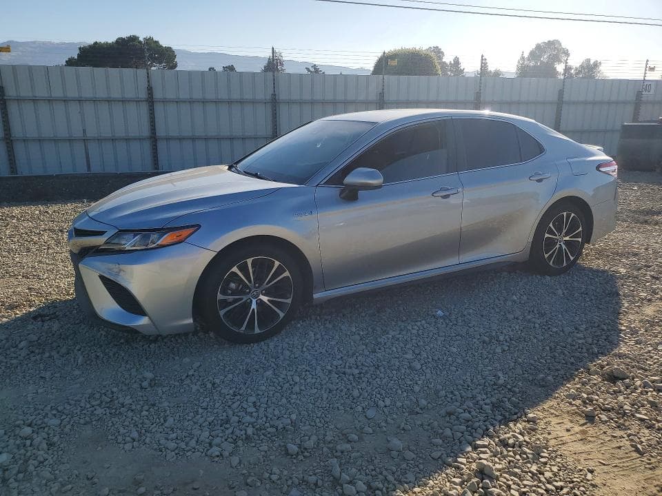 2020 TOYOTA CAMRY SE