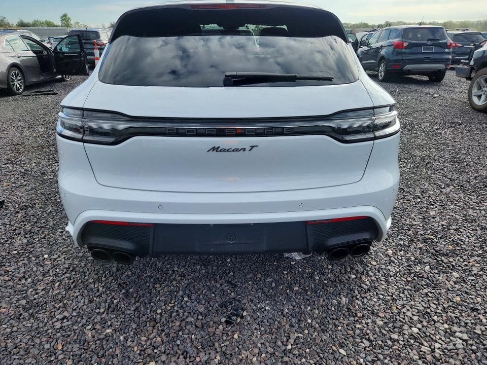 2024 PORSCHE MACAN BASE 6
