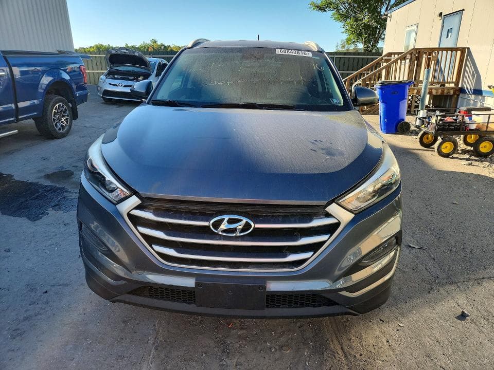 2017 HYUNDAI TUCSON SE 5