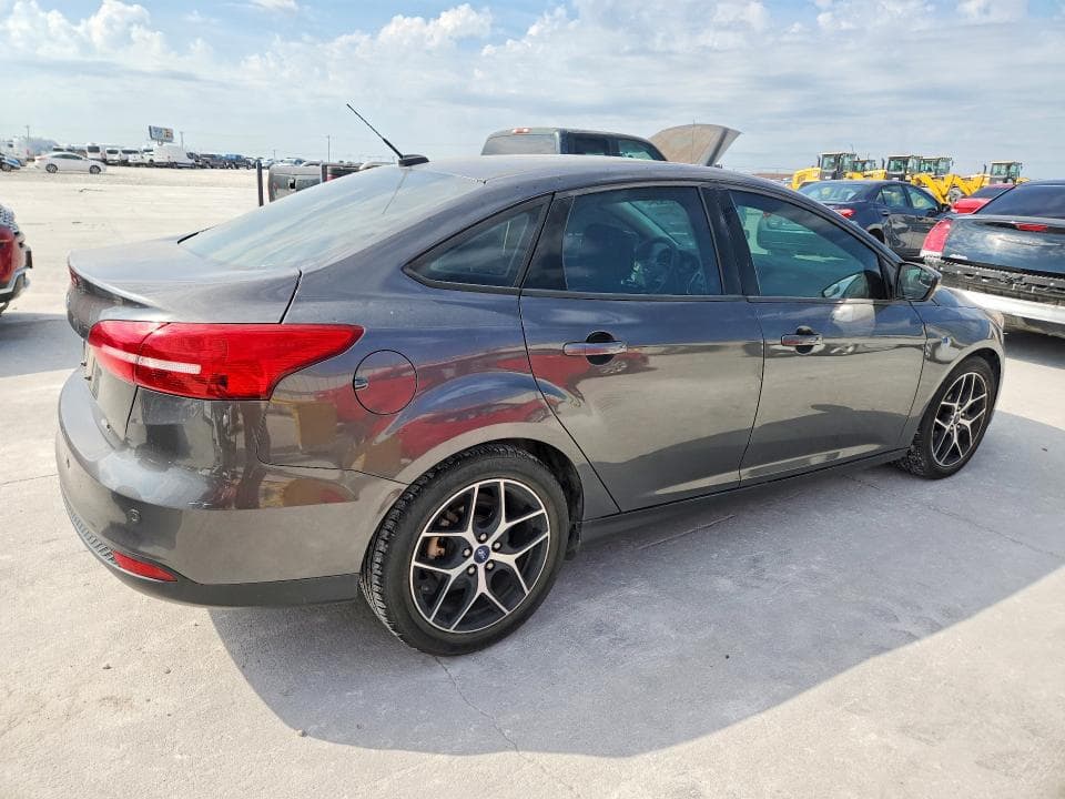 2017 FORD FOCUS SEL 3