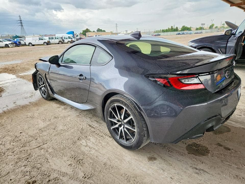 2024 TOYOTA GR86 BASE 2