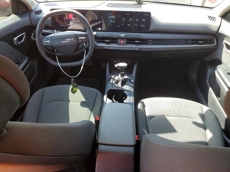 2025 KIA K4 LXS 8