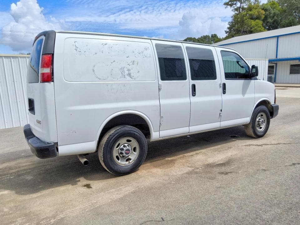 2017 GMC SAVANA G2500 3