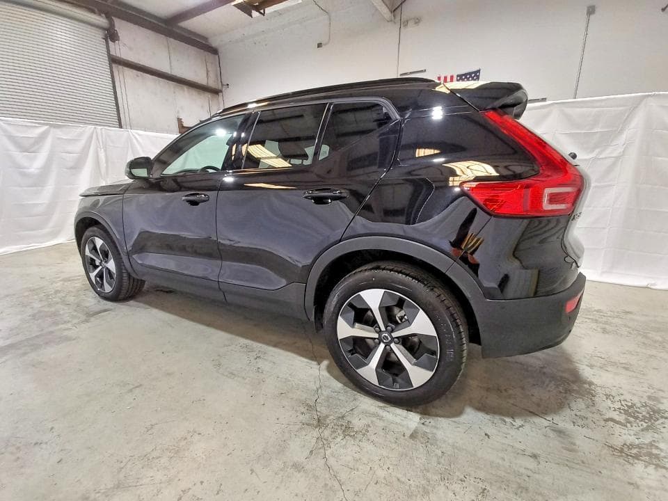 2026 VOLVO XC40 PLUS 2