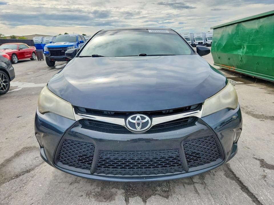 2017 TOYOTA CAMRY SE 5
