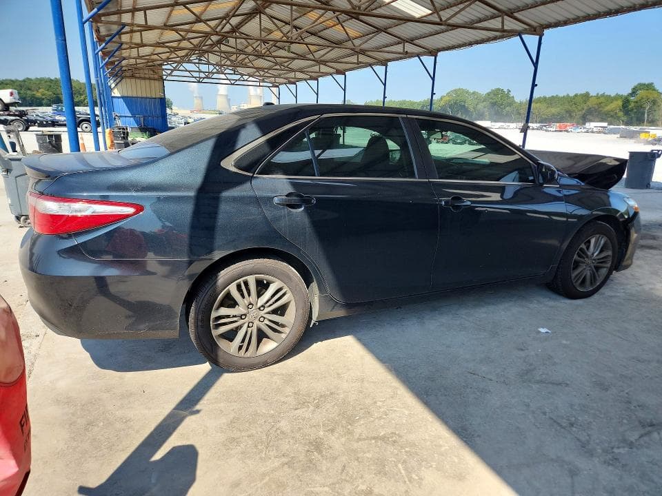 2017 TOYOTA CAMRY SE 3