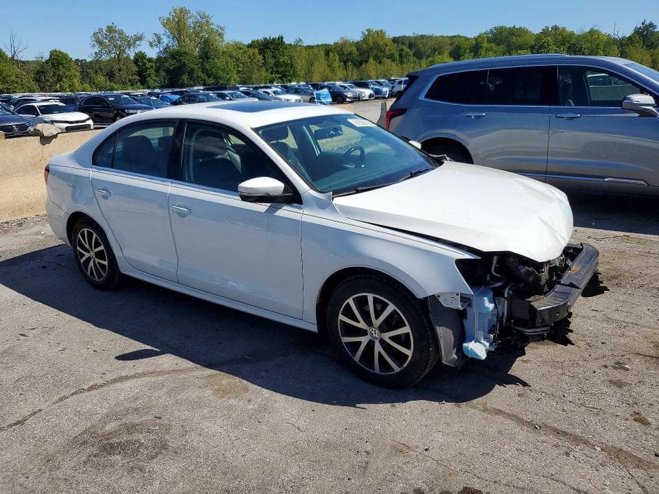 2017 VOLKSWAGEN JETTA SE 4