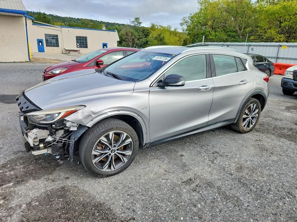 2018 INFINITI QX30 LUXURY