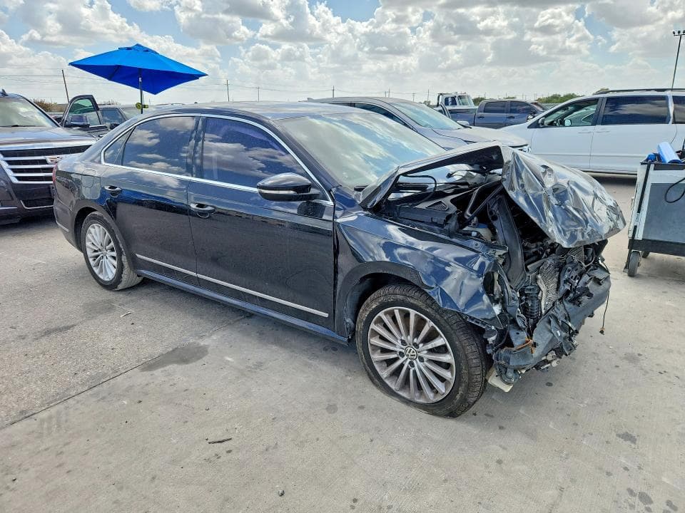 2017 VOLKSWAGEN PASSAT SE 4