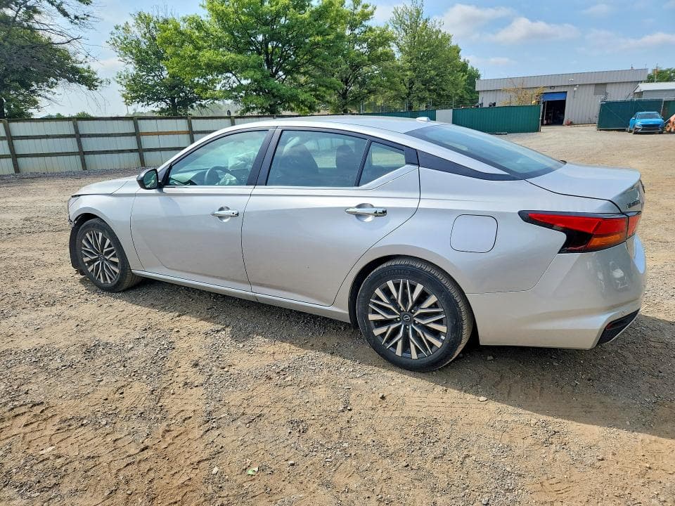 2025 NISSAN ALTIMA SV 2
