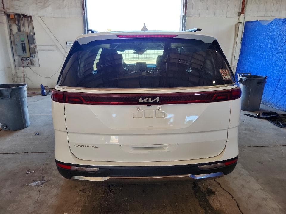 2023 KIA CARNIVAL SX 6