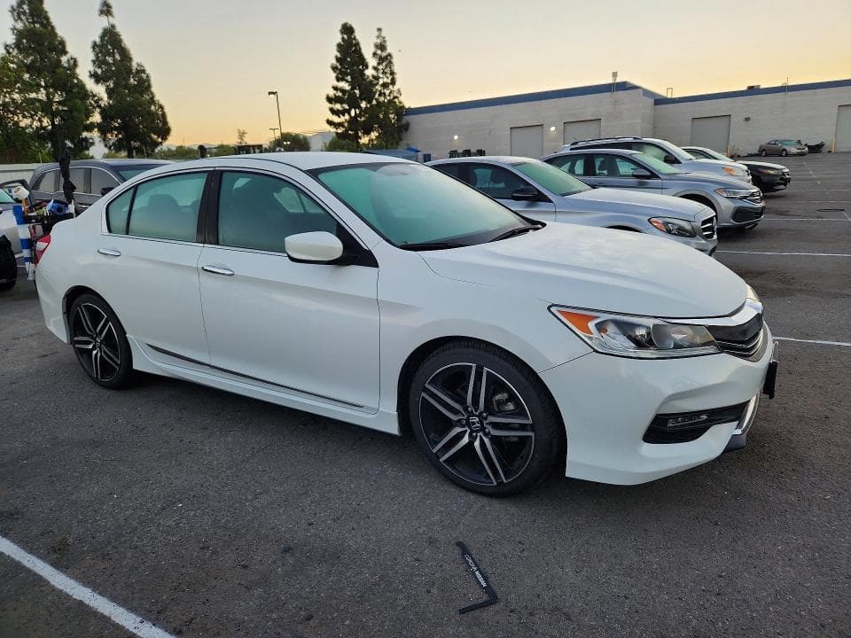 2017 HONDA ACCORD SPORT 4