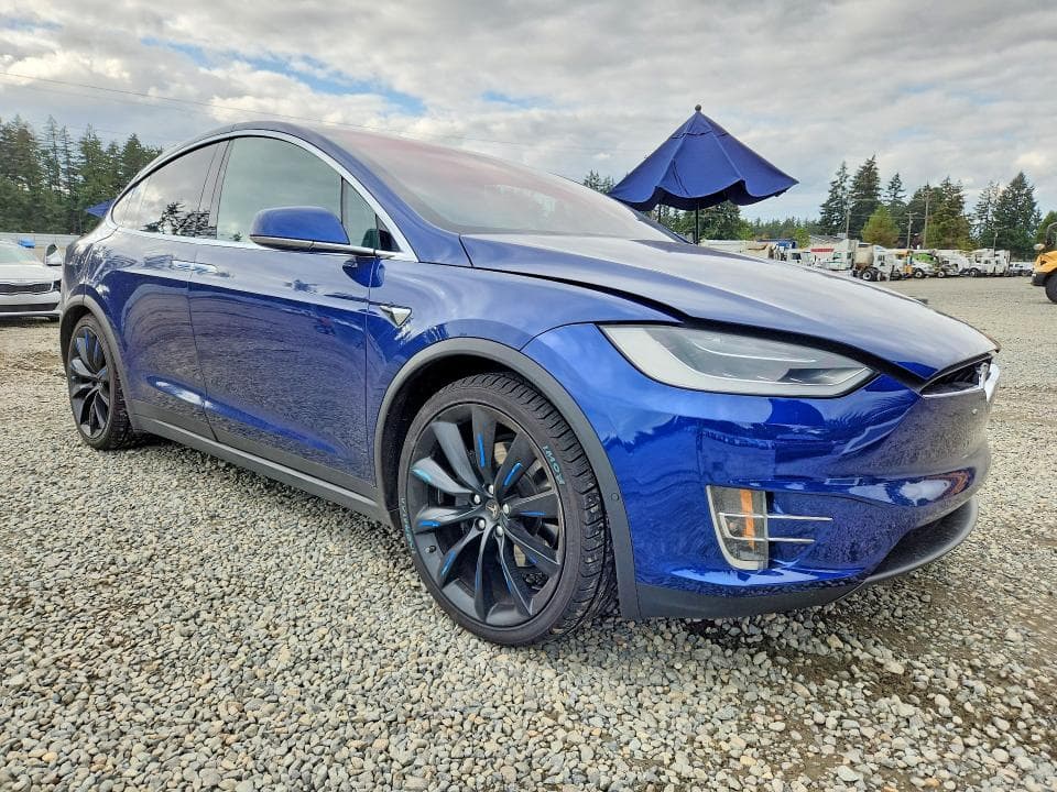 2017 TESLA MODEL X 4
