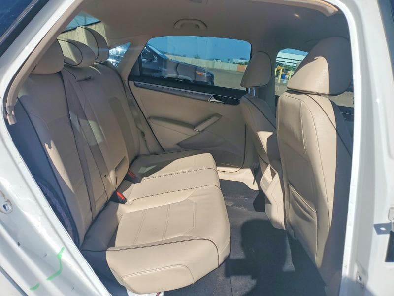 2017 VOLKSWAGEN PASSAT R-LINE 10