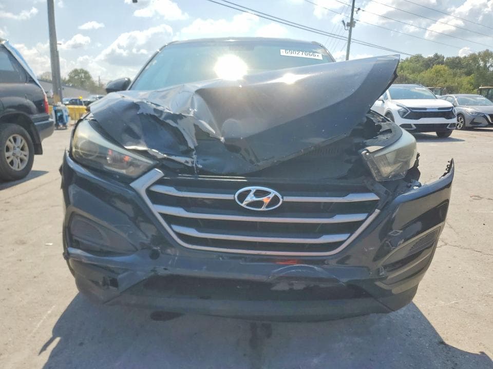 2017 HYUNDAI TUCSON SE 5