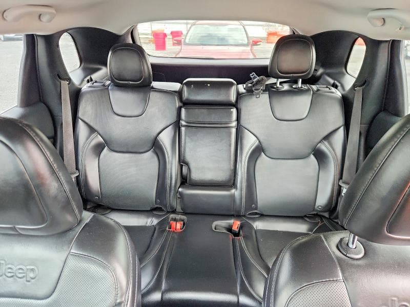 2019 JEEP CHEROKEE LIMITED 10
