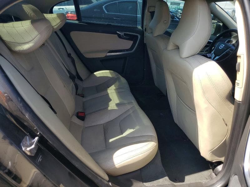 2018 VOLVO S60 PLATINUM 10