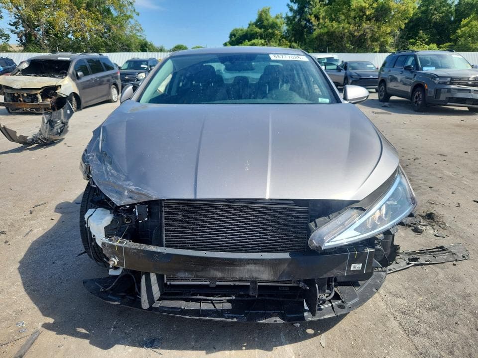 2020 HYUNDAI ELANTRA SEL 5