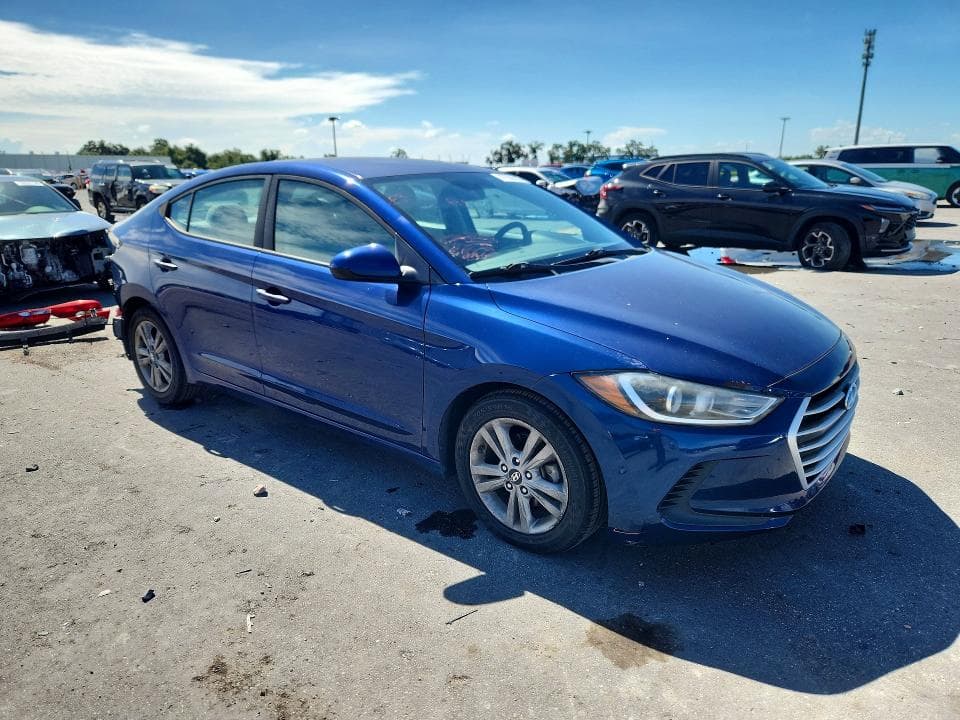 2017 HYUNDAI ELANTRA SE 4