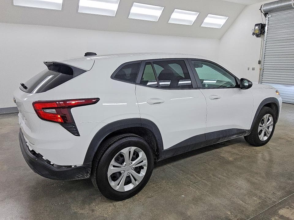 2025 CHEVROLET TRAX LS 3