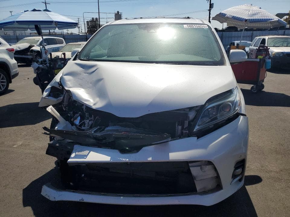 2019 TOYOTA SIENNA LIMITED PREMIUM 7-PASSENGER 5
