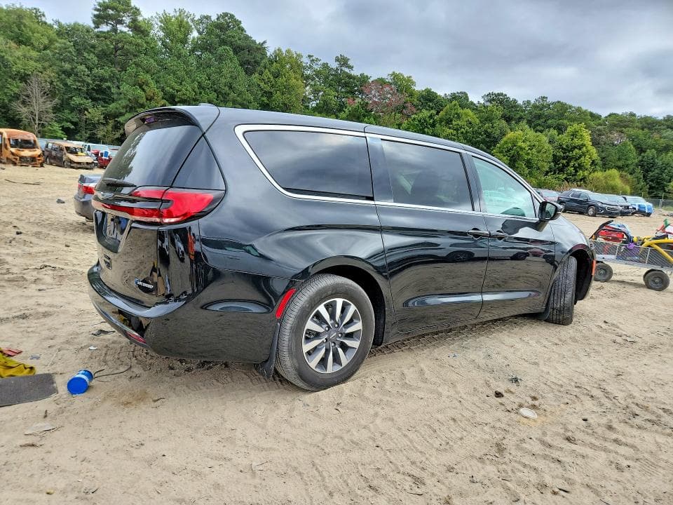 2022 CHRYSLER PACIFICA HYBRID TOURING L 3