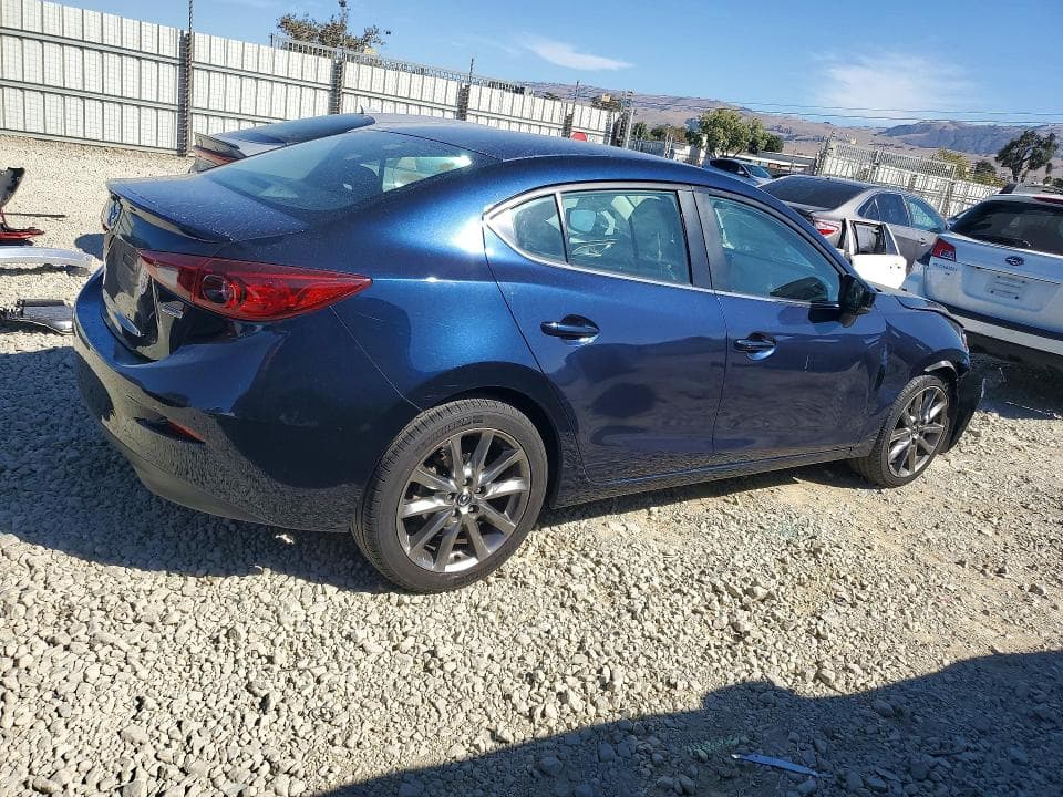 2018 MAZDA 3 TOURING 3
