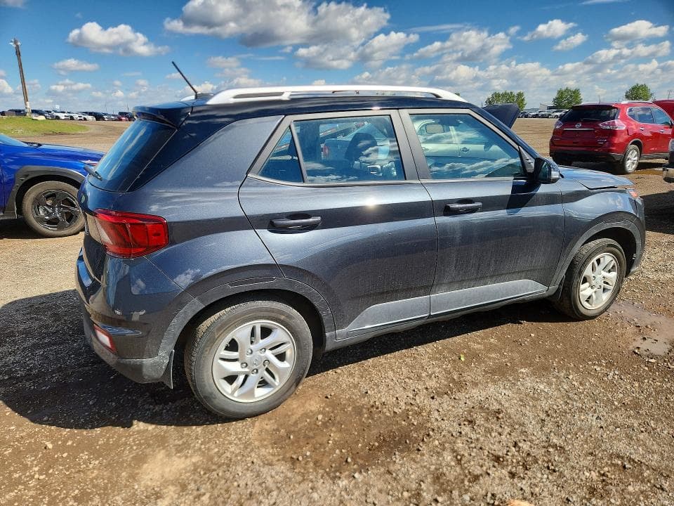 2023 HYUNDAI VENUE SEL 3