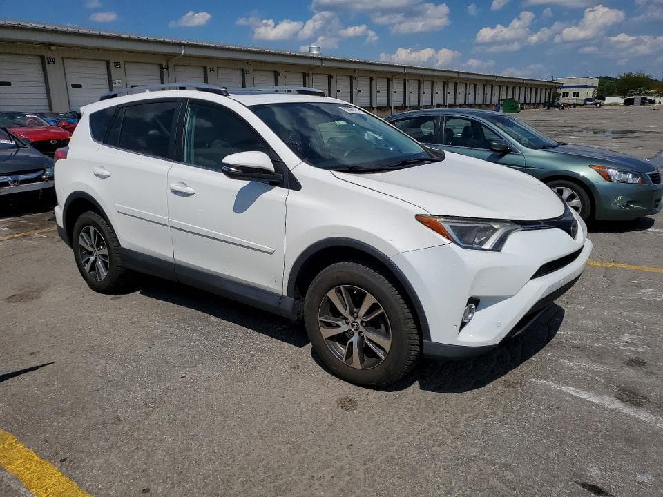 2017 TOYOTA RAV4 XLE 4
