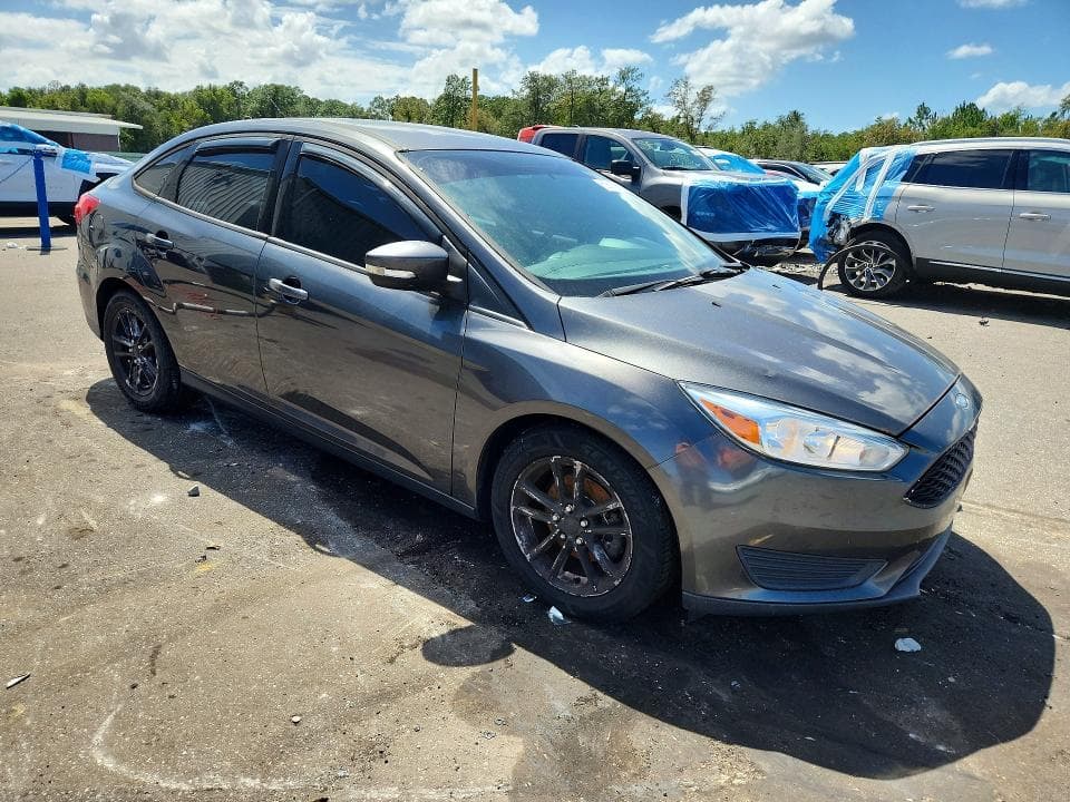 2017 FORD FOCUS SE 4