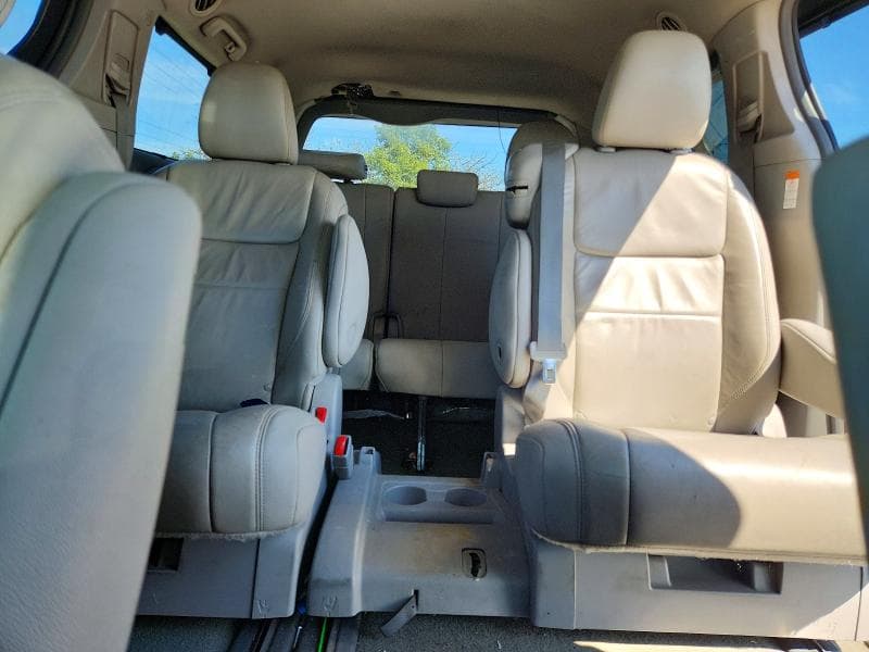 2017 TOYOTA SIENNA XLE 8-PASSENGER 10