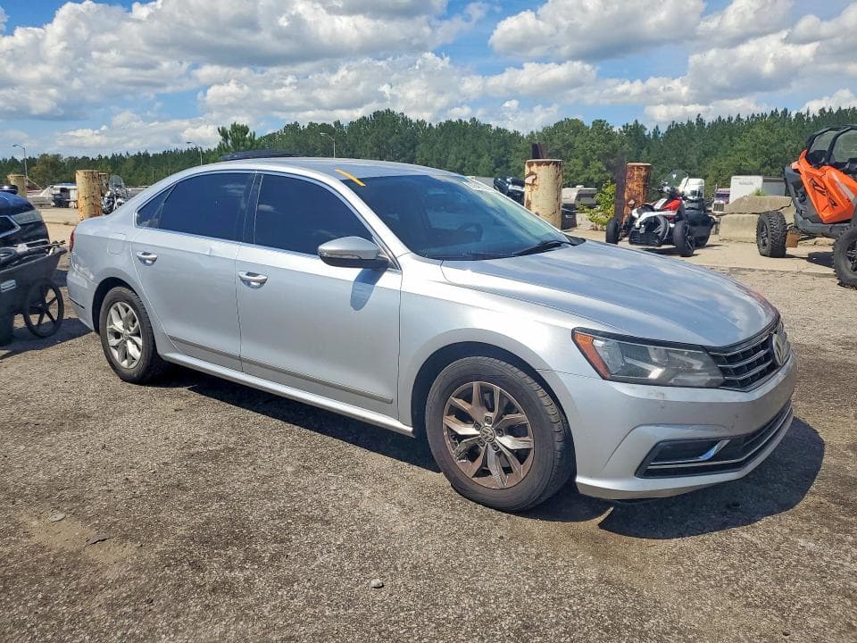 2017 VOLKSWAGEN PASSAT S 4