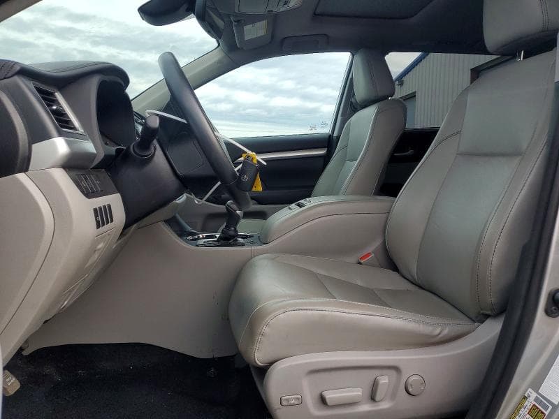 2018 TOYOTA HIGHLANDER XLE 7