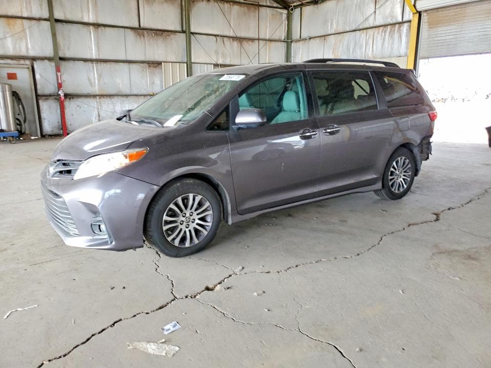 2020 TOYOTA SIENNA XLE 8-PASSENGER