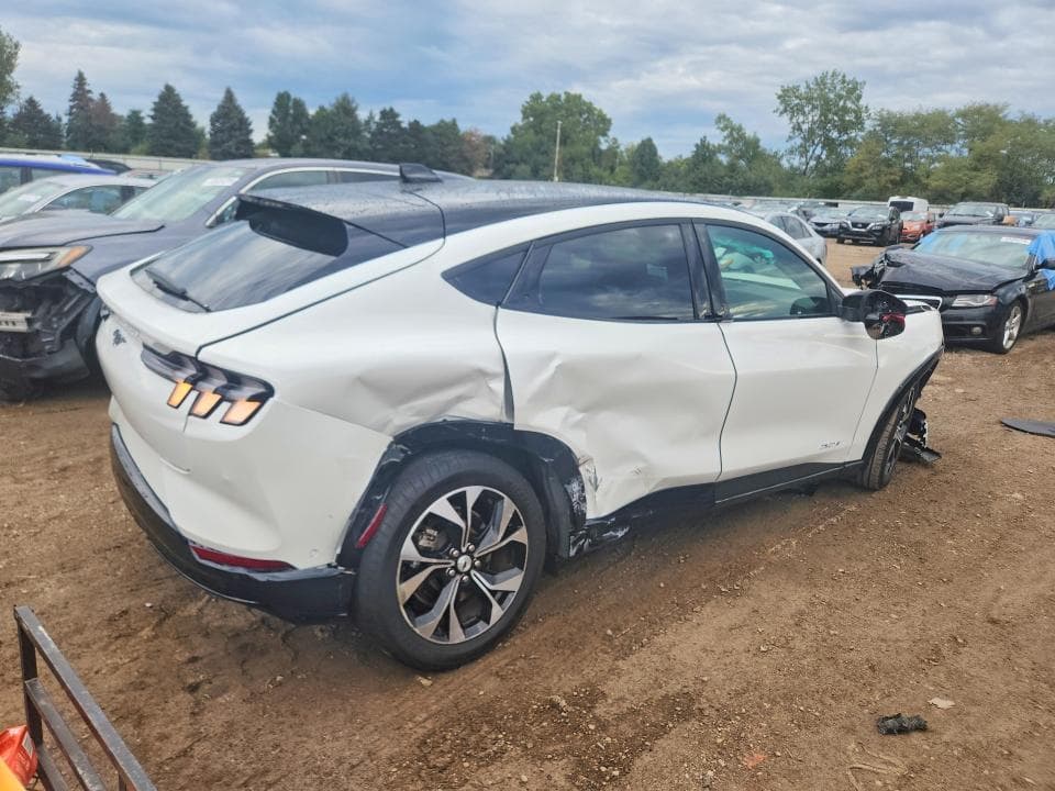 2023 FORD MUSTANG MACH-E PREMIUM 3