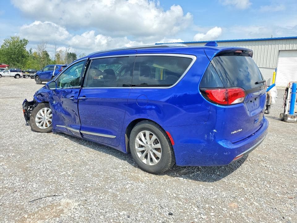 2019 CHRYSLER PACIFICA TOURING L 2