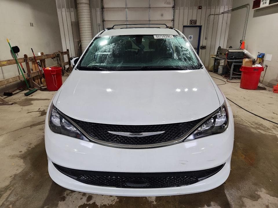 2021 CHRYSLER VOYAGER LXI 5
