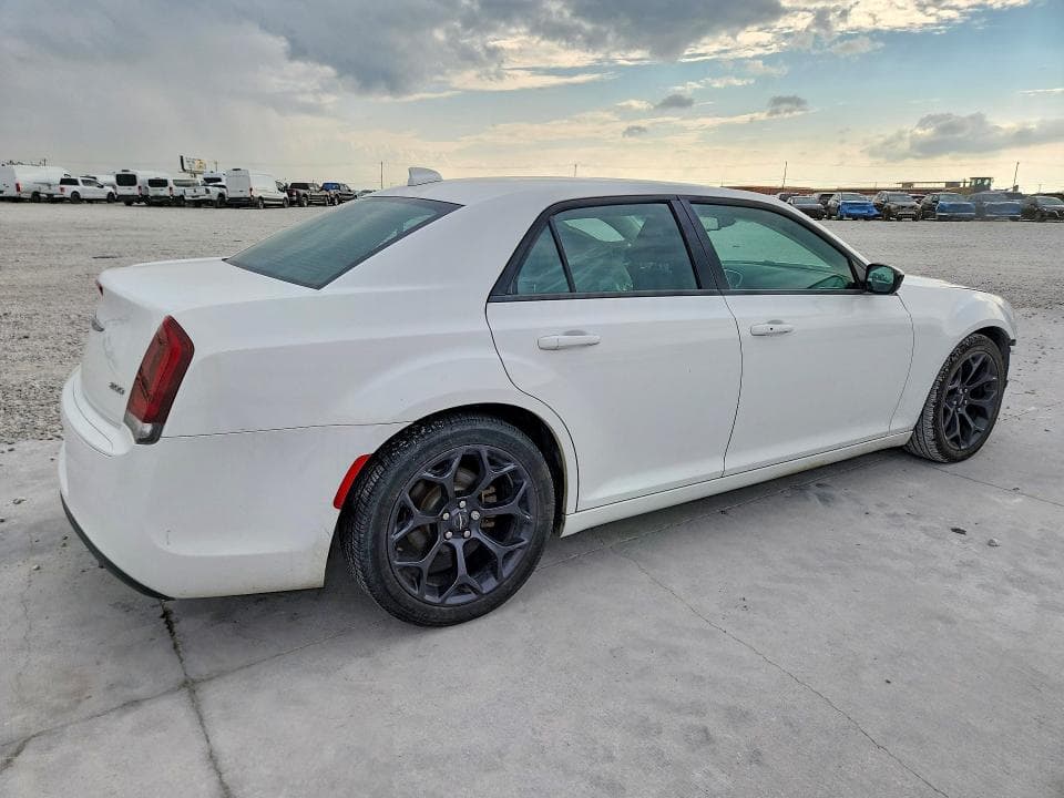 2019 CHRYSLER 300 TOURING 3