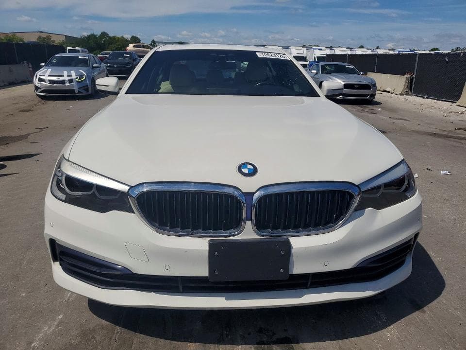 2019 BMW 530E 5