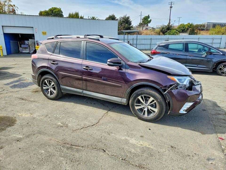 2017 TOYOTA RAV4 XLE 4