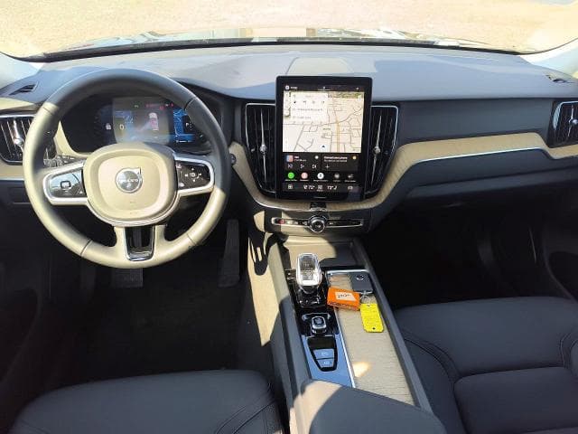 2026 VOLVO XC60 PLUS 9
