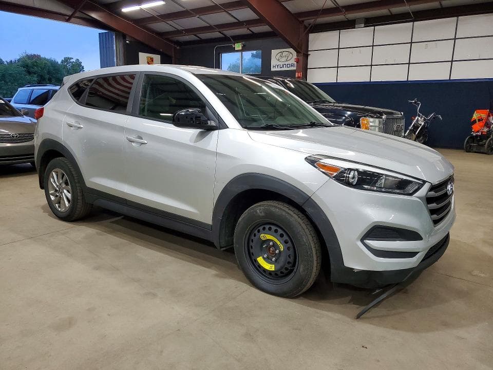 2018 HYUNDAI TUCSON SE 4