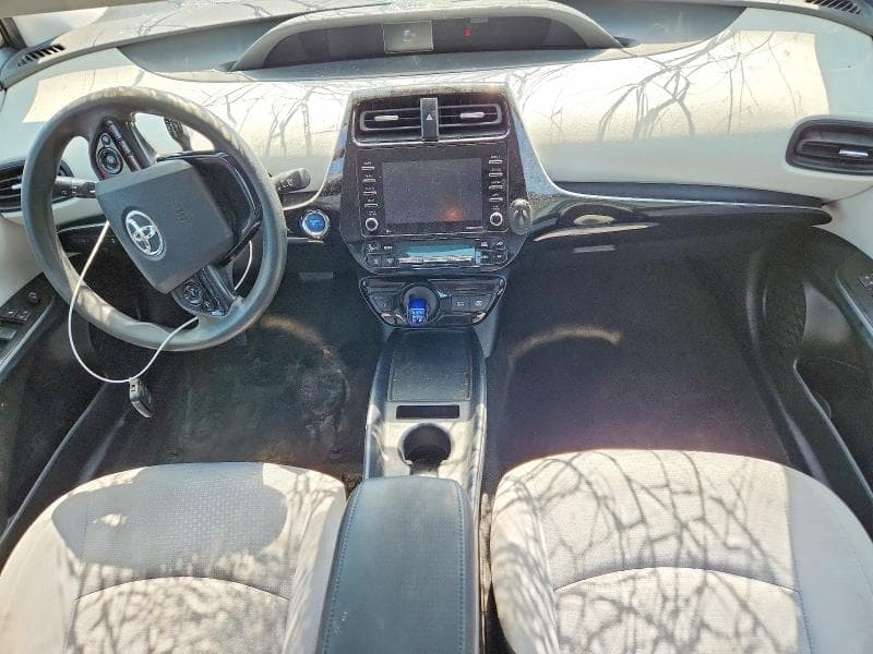 2021 TOYOTA PRIUS LE 8