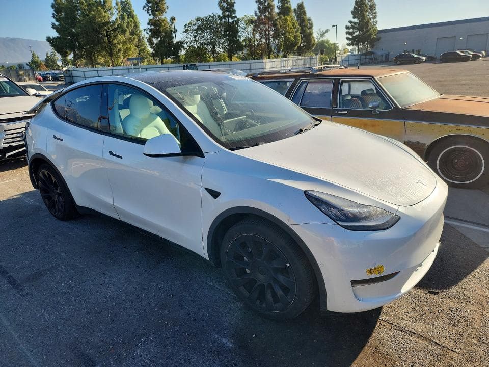2020 TESLA MODEL Y 4